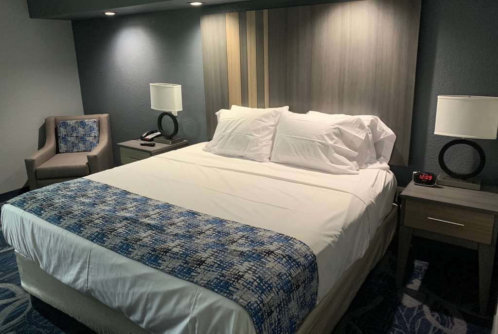 Baymont Inn & Suites Shawnee Quarto foto