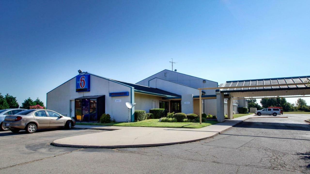 Baymont Inn & Suites Shawnee Exterior foto